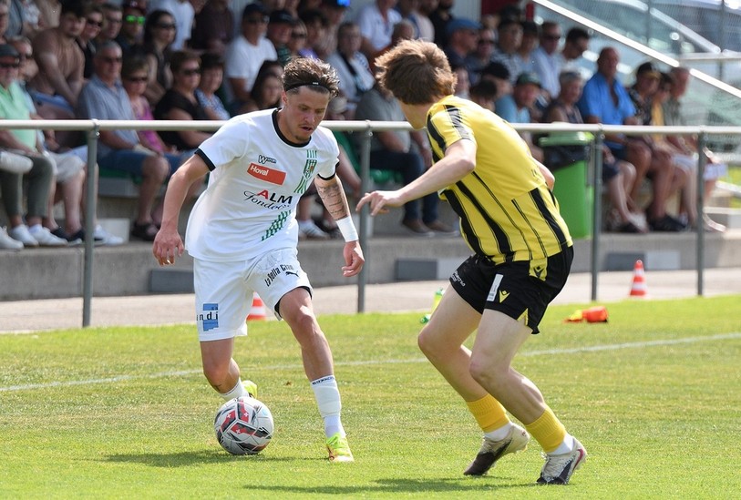 Hugo Casano, élu meilleur joueur du groupe 2 de 1re Ligue, et le FCC se sont qualifiés pour les finales. (Photo : Georges Henz)
