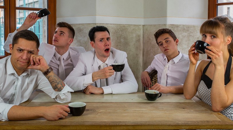 Les membres de Seriously Serious à l'heure du café. (Photo: goupe)