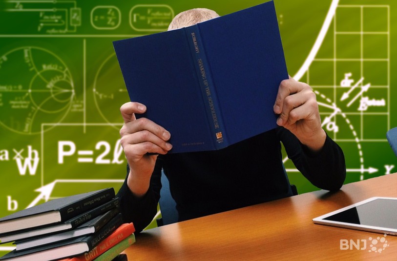 À bientôt 50 ans, Stan s'est lancé un nouveau défi professionnel, et qui dit reconversion dit retour en formation. (Source : Pixabay) 