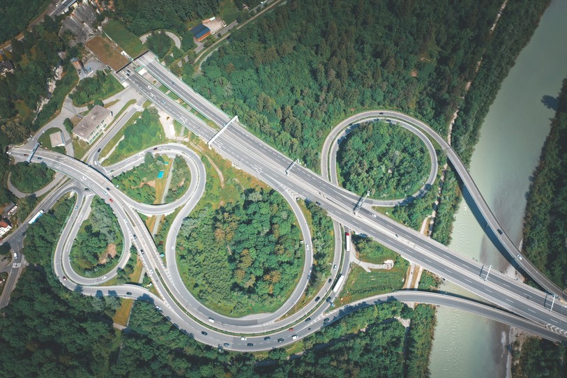 Image prétexte de pont routier. Source : Unsplash