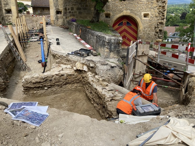 Les fouilles archéologiques à la rue du Château, à Colombier, ont révélé des murs de la villa gallo-romaine.