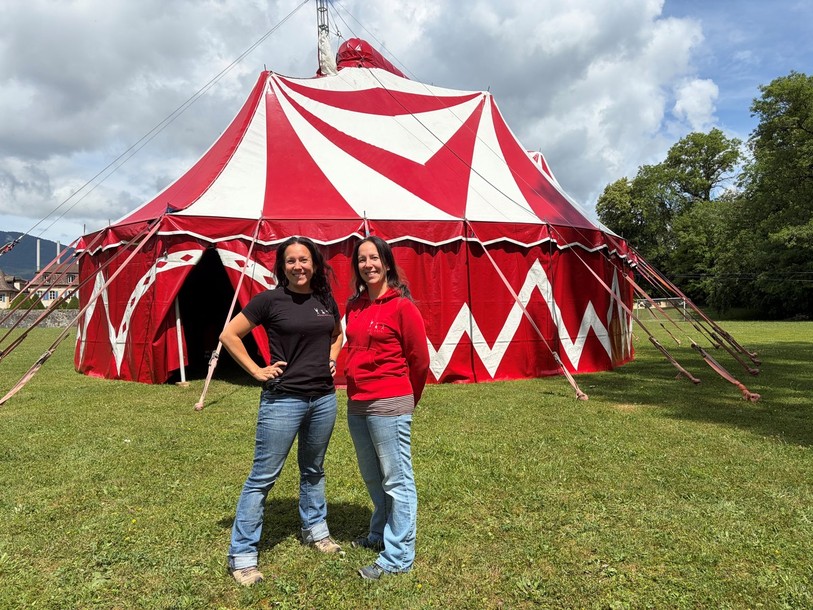 Virginia (à gauche) et Emilie Tournier, organisent un festival du cirque ce week-end à Cortaillod.