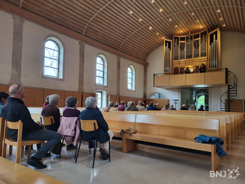 Le Festival Bourdon accueille 50 concerts depuis 9h45 samedi matin. L'ouverture a été marquée par un duo orgue et voix dans le temple de Dombresson.