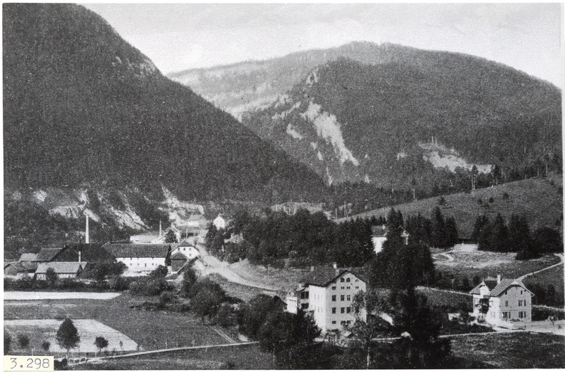 Le quartier de la verrerie vers 1900. On retrouve à droite la villa Junker, qui accueille aujourd'hui le Musée du tour automatique et d'histoire. (Photo : MTAH)