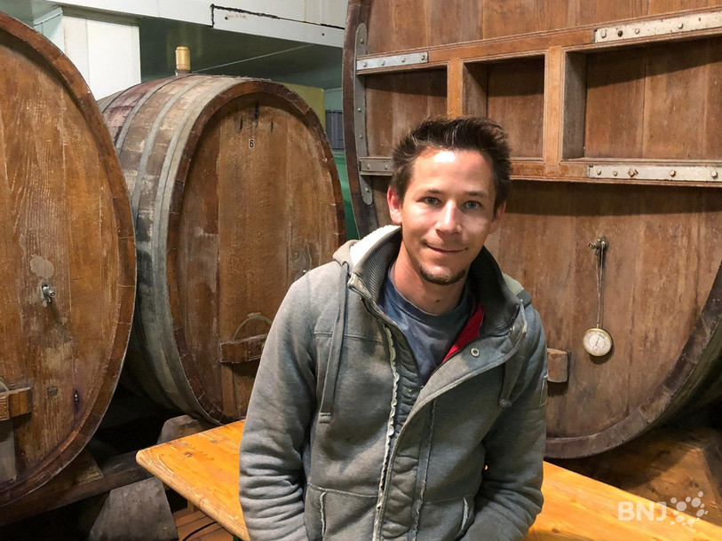 Patrick Sandoz, du domaine du même nom à La Coudre, est l'un des 40 encaveurs neuchâtelois qui ouvrent leur porte au public ce week-end.