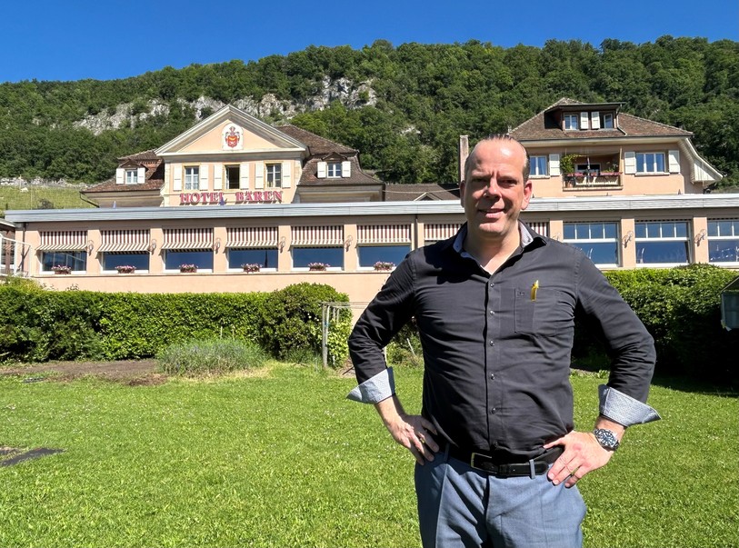 Marc Aeschlimann dirige un établissement dont l’enseigne est particulièrement visible lorsqu’on circule entre Bienne et La Neuveville.