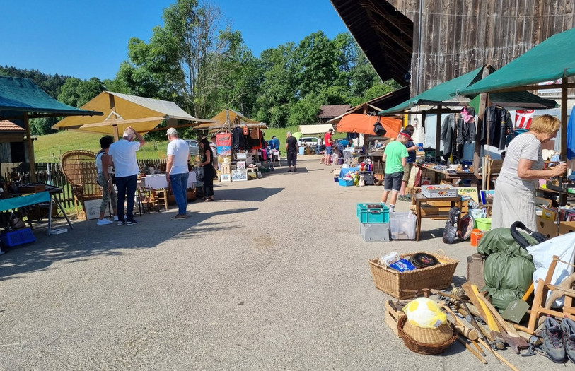 En plus des stands, les organisateurs prévoient des animations musicales et un espace pour se restaurer. (Photo : Facebook/Marché aux puces des Barrières)