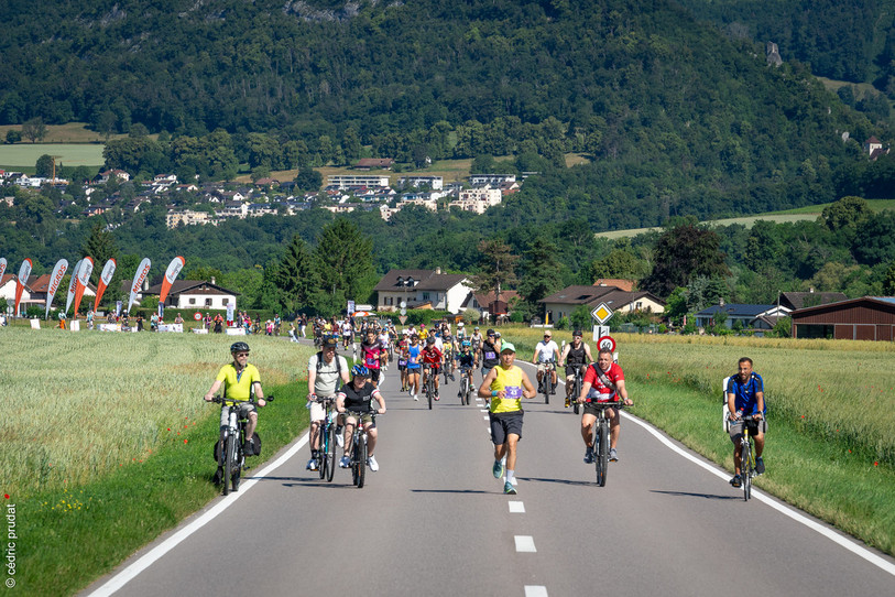 Plus de 20'000 personnes ont participé à la 16e édition du SlowUp Jura ce dimanche dans l'agglomération de Delémont.