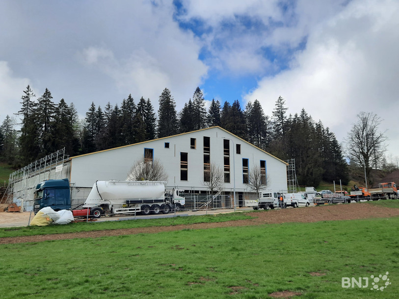 Les travaux vont bon train sur le chantier de la double halle de sport à Saignelégier.