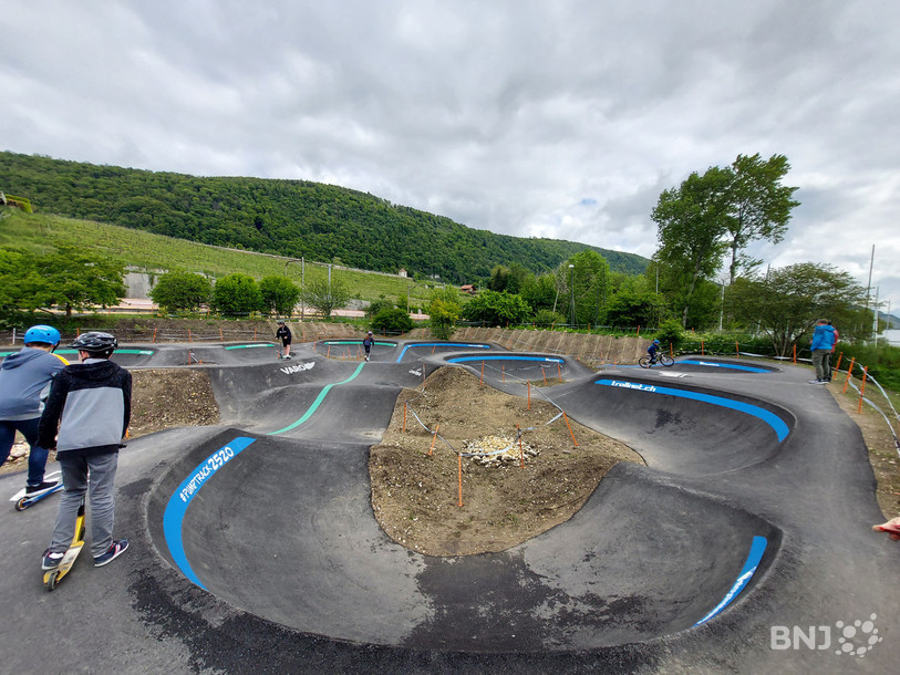 Des élèves de La Neuveville se sont élancé sur la pumptrack pour la première fois.