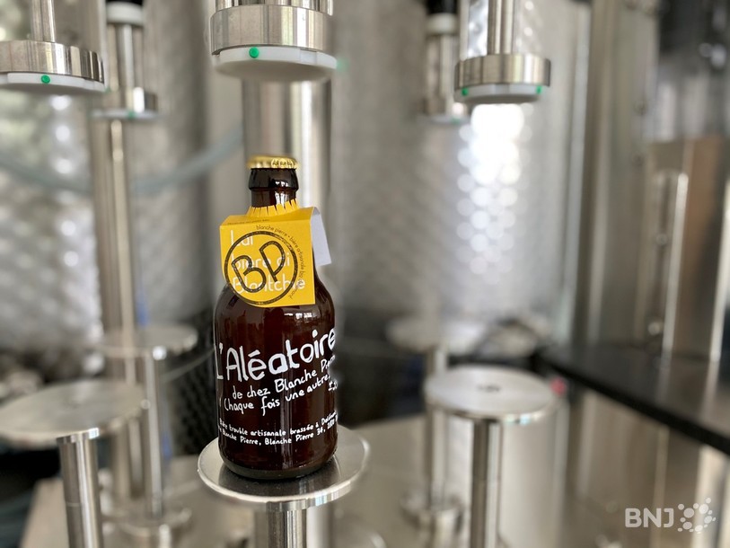 La Blanche Pierre Lai Biere Di Blantchie a été fabriquée à base de pain sec.