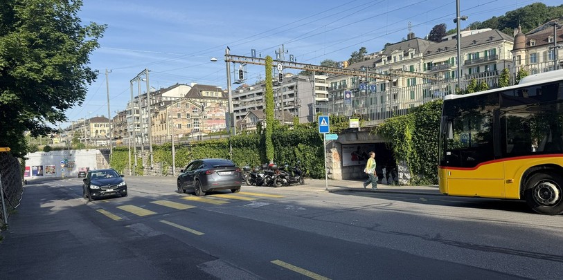 La chaussée au sud de la gare de Neuchâtel sera remis en état entre juillet et septembre 2026. (Photo : Ville de Neuchâtel)