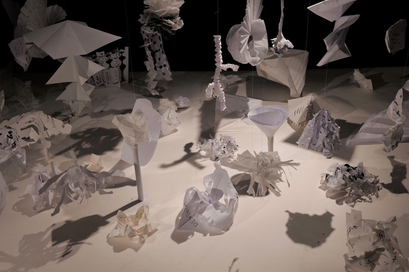 L’œuvre collective sur papier réalisée samedi soir au Musée d'art et d'histoire de Neuchâtel dans le cadre de la Nuit des musées. (Photo : Line de Kaenel)