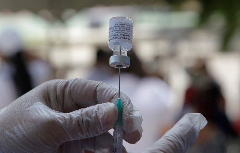 Les personnes de plus de 80 ans sont invitées à recevoir leur dernière dose de rappel du vaccin anti-Covid. (Photo : EPA / Ricardo Maldonado Rozo).