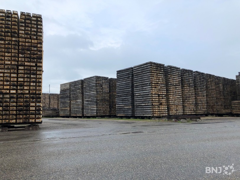 L'unité de production d'hydrogène à partir de bois sera installé à Glovelier, sur un terrain où le Groupe Corbat stocke actuellement des traverses de chemin de fer.