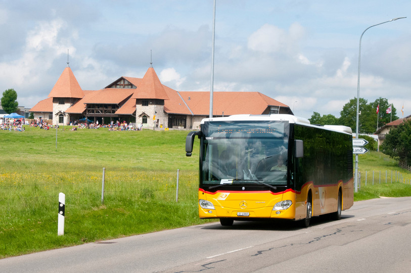 Les conducteurs et conductrices des TSPG et des CJ rouleront en jaune dès la fin de l'année. (Photo : CarPostal).