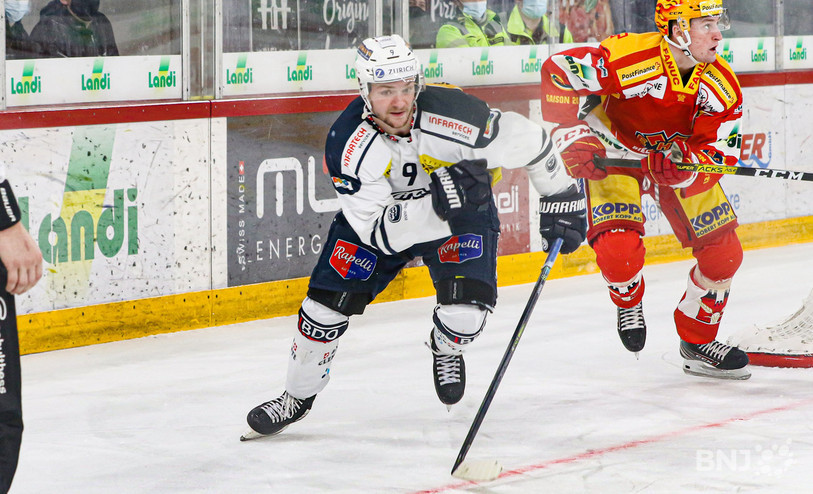 Dario Rohrbach (ici face à Bienne) va troquer son maillot d'Ambri pour celui du HC Ajoie l'hiver prochain (photo : Mauricette Schnider).