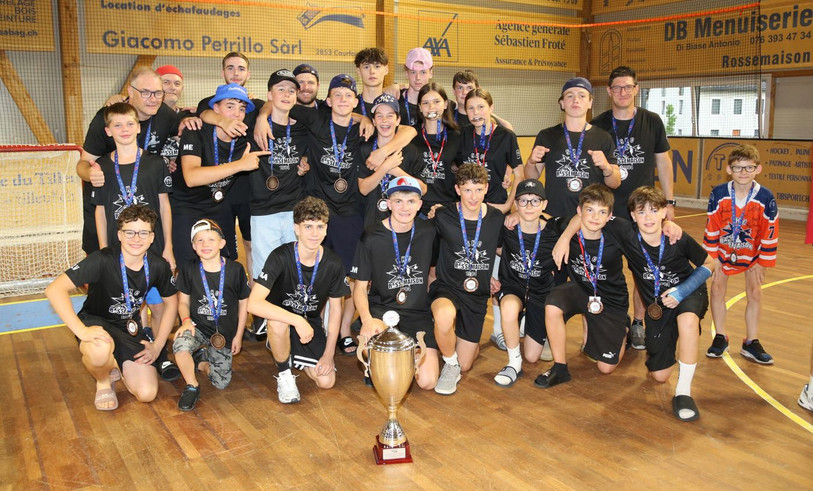 Les U16 du SHC Rossemaison terminent sur le podium de la Coupe d'Europe. (Photo : SHC Rossemaison)