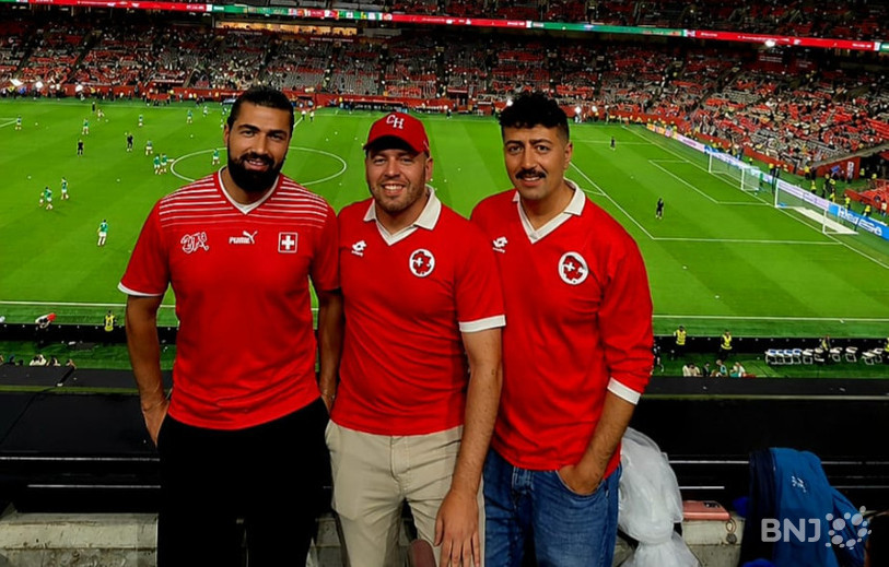 Ares Sahindal, Stéphane Schornoz et Kian Sahindal, trois amis, ont vécu cette qualification historique à Vancouver.