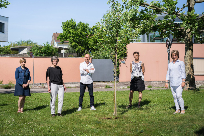 La présidente du Gouvernement jurassien Nathalie Barthoulot, à droite de l'image, était notamment présente lors de la cérémonie. (Photo : canton du Jura).