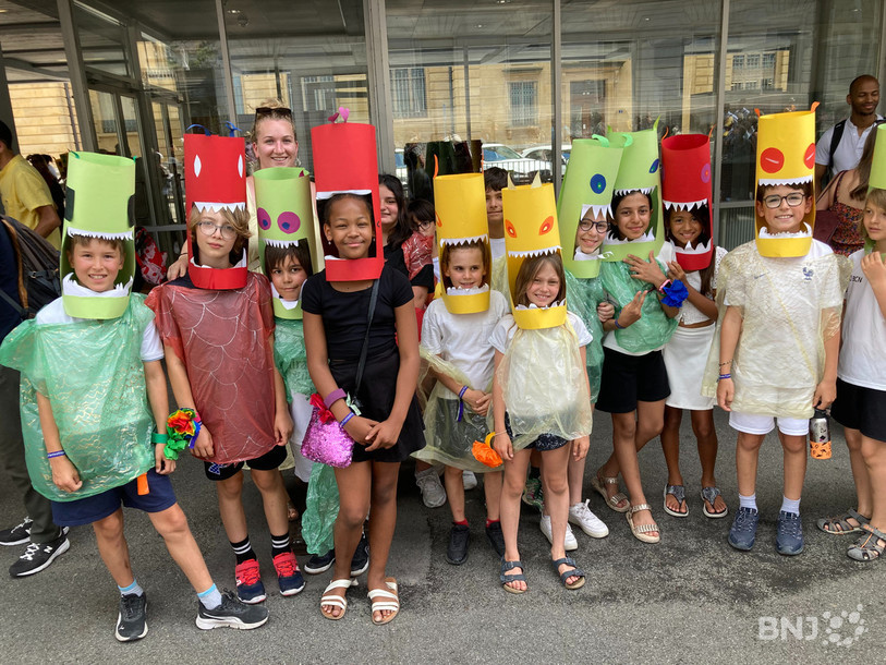 Les élèves de la 6FR331 avec l'une de leurs enseignantes Pauline Bourquin.