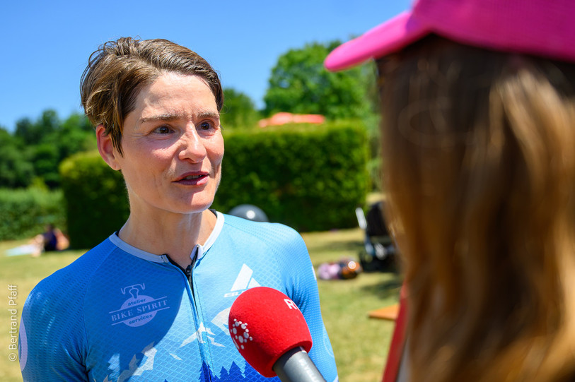 Carole Perrot était ravie de l'emporter sur la distance olympique. (Photo : Bertrand Pfaff)