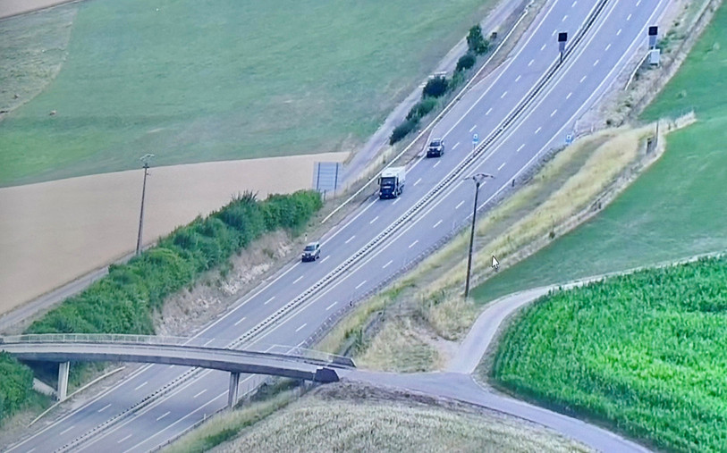 Le convoi sécurisé par la police ce samedi matin. (Photo : Police cantonale jurassienne.)