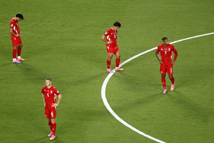 La déception laisse place à la fierté au sein de l'équipe de Suisse de football. (Photo : EPA/Will Oliver)