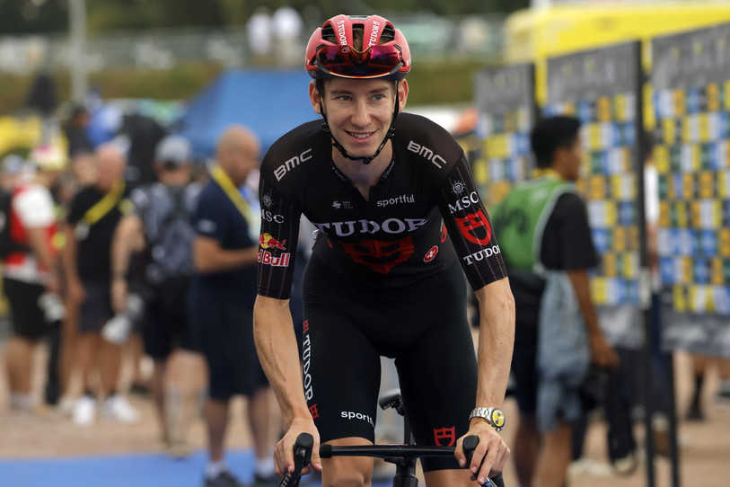 Yannis Voisard réussit un excellent Tour de France. Ses amis du GS Ajoie le suivent avec attention et fierté. (Photo : Keystone/EPA/Guillaume Horcajuelo)
