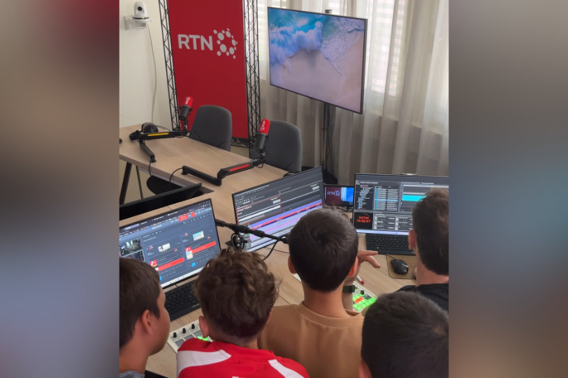 Visite du Passeport vacances dans les studios de la RTN