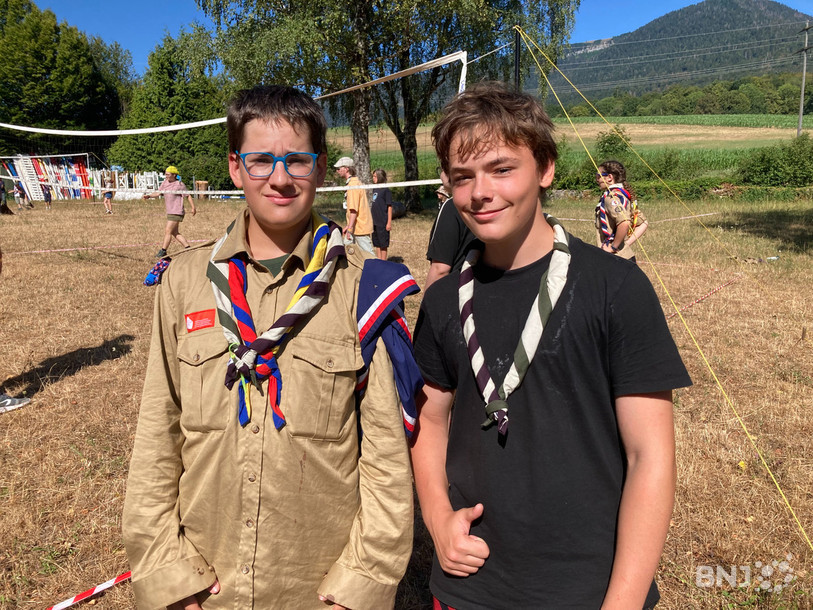 Corentin et Noam, deux participants au camp scout cantonal qui se tient dans la Commune de La Grande-Béroche. 