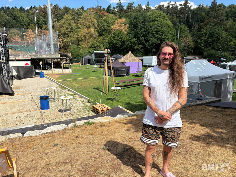 Killian Frangeul devant le festival.