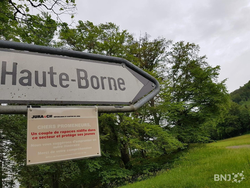 Voici le panneau affiché par l'Office de l'environnement sur les hauteurs de Delémont.