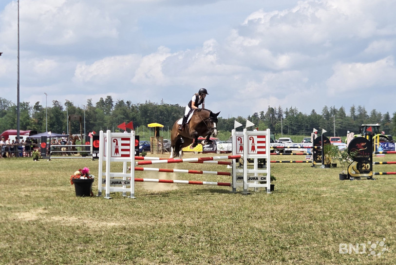 La Coupe des Sociétés a ravi les cavaliers lors du concours hippique du Mont-de-Coeuve.