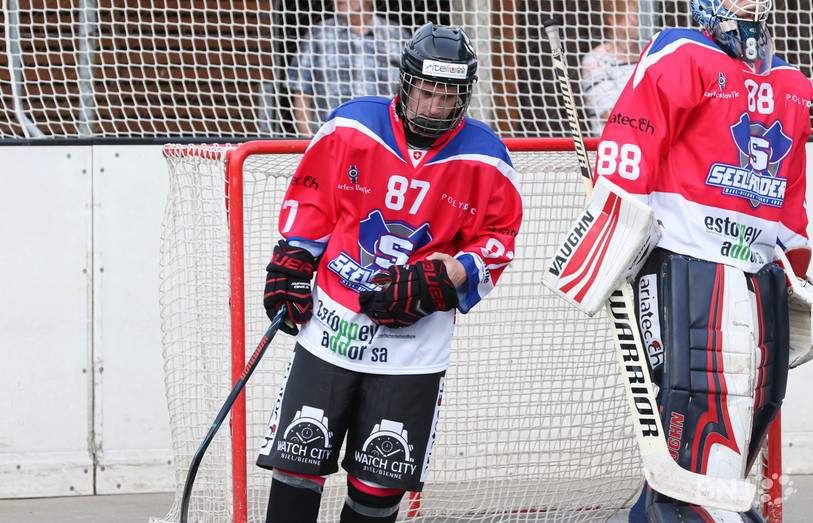 Les Bienne Seelanders disent adieu aux play-off de Ligue A d'inline hockey. (Photo : Mauricette Schnider/archives).