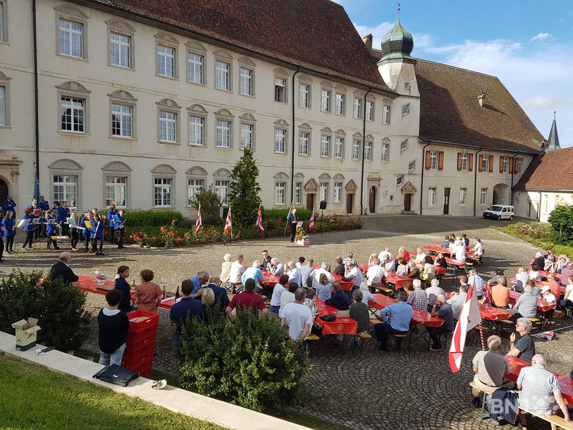 Les festivités du 23 juin ont rassemblé un peu plus d'une centaine de personnes au Château de Porrentruy mardi soir.