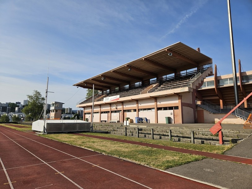 Les tribunes, tout comme la piste, vivent leurs derniers jours : ils seront démontés dès le lundi 17 août.