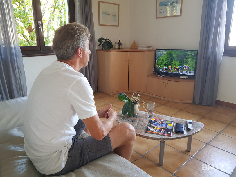 Gabriel Voisard suit très attentivement les performances de son fils Yannis sur le Tour de France.