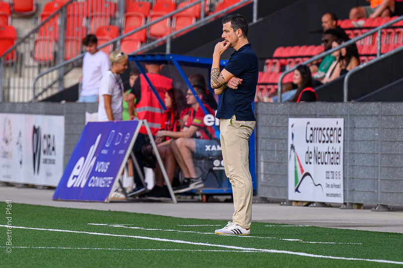 L'entraîneur de Neuchâtel Xamax, Bruno Berner, n'a pas trouvé la formule gagnante vendredi soir face au SLO. (Photo : Bertrand Pfaff)