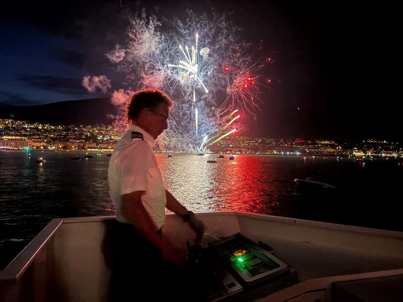 Le capitaine Christian Blanc était le mieux placé, pourtant il n'a pas vu grand chose des feux d'artifice samedi soir à Neuchâtel. 