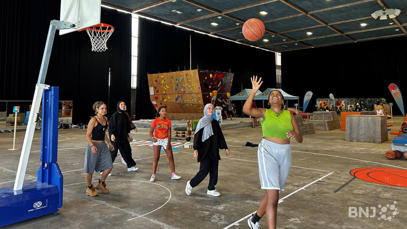 Lundi, l'heure était au basket féminin dans la patinoire secondaire du Littoral spécialement aménagée pour l'événement.