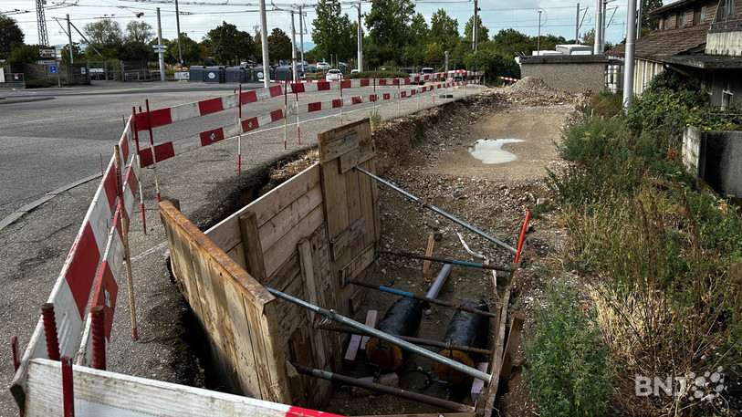 Les conduites du chauffage à distance représentent une part importante du réaménagement de la route cantonal du bas de Saint-Blaise.