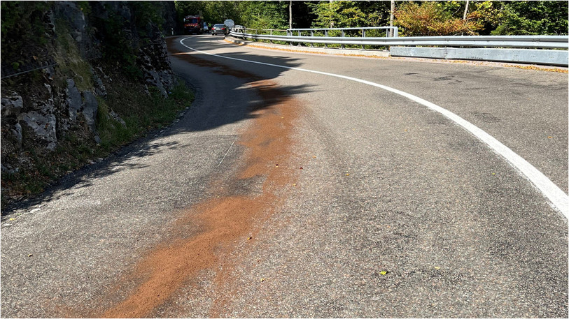 Une fuite d'huile est à l'origine des chutes. (Photo: Police jurassienne)