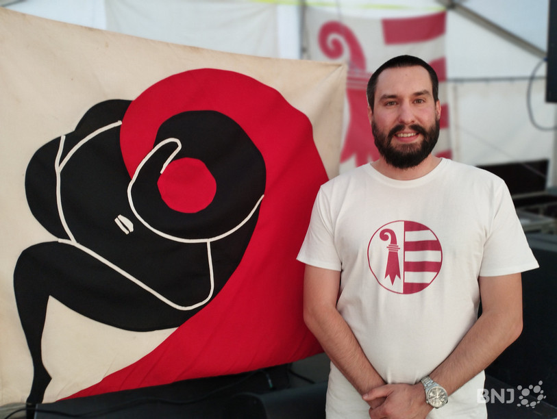 L'animateur principal du Groupe Bélier Jonathan Gosteli a fait part des intentions du mouvement durant ce week-end de Marché-Concours.