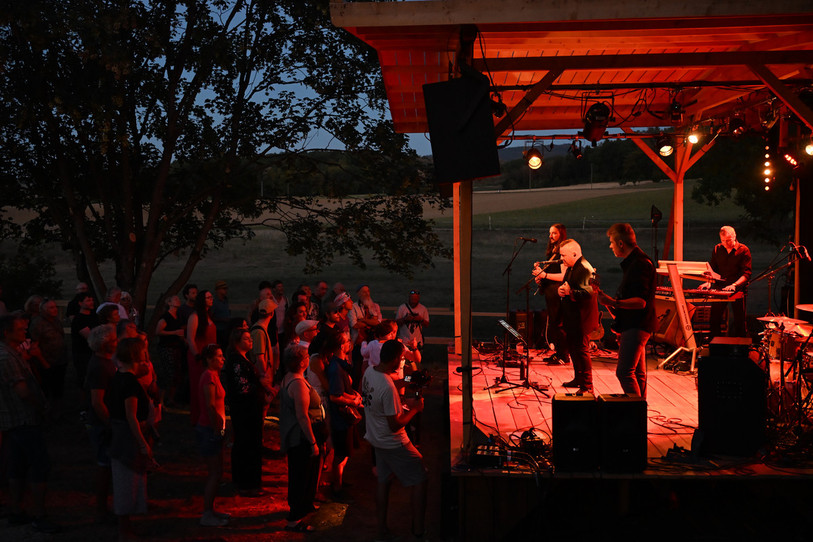 Fox Kijango s'est produit sur la scène du Rock'R Sauvage à Courtedoux. (Photo: Géraud Siegenthaler).
