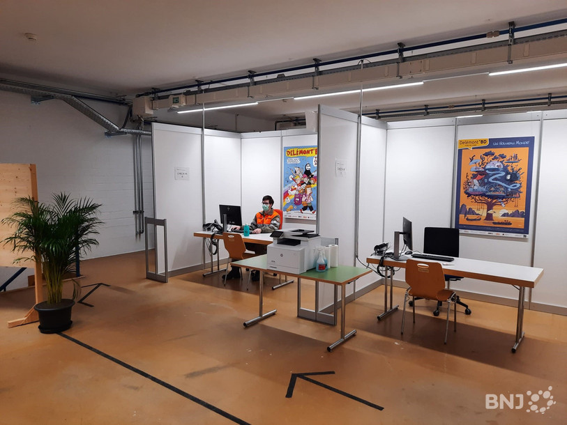 Le Centre de vaccination va réduire ses horaires, en raison d'une demande moindre de la population jurassienne (photo : archives).