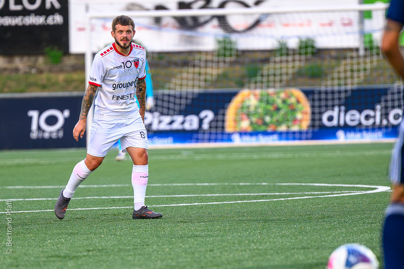 Romain Bayard, le pitbull du milieu xamaxien, compte bien montrer les crocs vendredi face au Stade Lausanne-Ouchy. (Photo : Bertrand Pfaff)