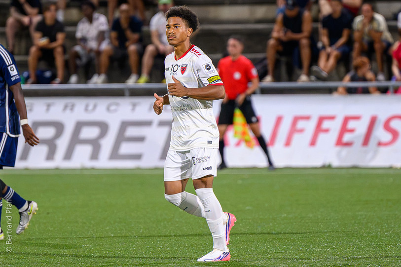 Le jeune Loïc Veya pourrait à nouveau être aligné pour compenser les absences dans l'effectif neuchâtelois. (Photo : Bertrand Pfaff)