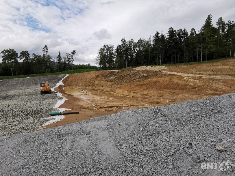 Le projet d'extension de la décharge de Boécourt fait une large place au mâchefer, ici en gris au premier plan.