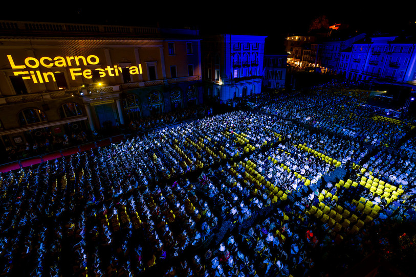 Le Festival du film de Locarno s'achève samedi soir avec une ultime projection sur la Piazza Grande. (Photo : KEYSTONE/Jean-Christophe Bott)